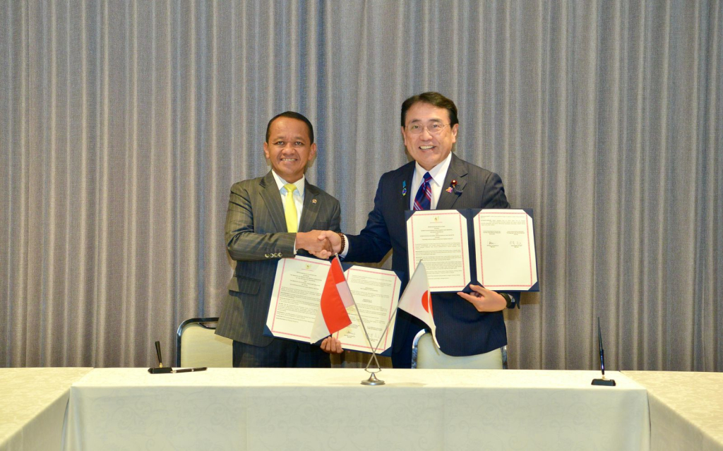 Menteri Energi dan Sumber Daya Mineral (ESDM) Republik Indonesia Bahlil Lahadalia bersama Menteri Ekonomi, Perdagangan, dan Industri (METI) Jepang, Ryosei Akazawa, Minggu (15/03/2026)