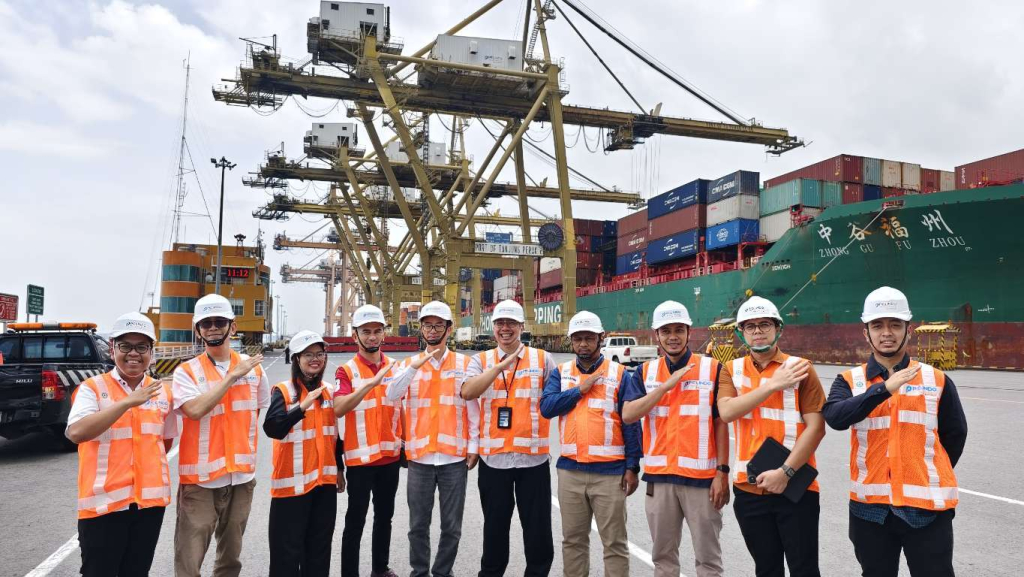 Foto bersama antara TPS dengan PT GEABH Joint Technology di Dermaga Internasional TPS pada Kamis (26-3)