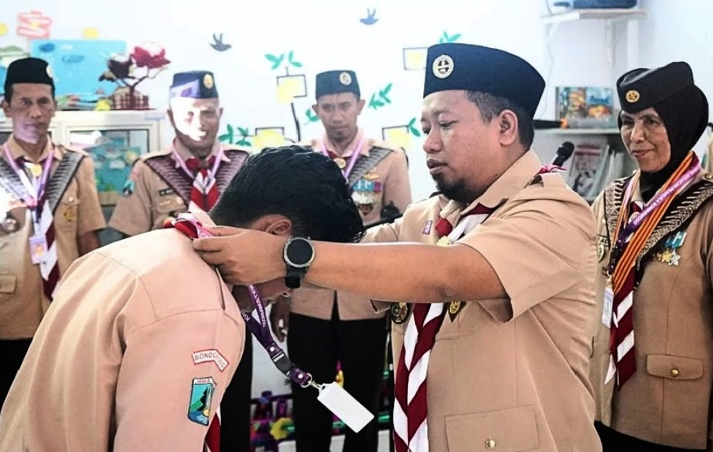 Wabub Bondowoso yang juga Ketua Kwarcab Gerakan Pramuka Bondowoso, As’ad Yahya Syafi’i, membuka Kursus Pembina Pramuka Mahir Tingkat Dasar (KMD) Angkatan I Penggalang di SDN Petung 1 Kec. Pakem.
