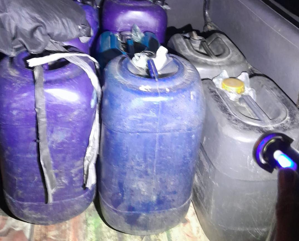 Praktik penimbunan bahan bakar minyak (BBM) bersubsidi kembali berhasil diungkap oleh jajaran Polres Jember Polda Jawa Timur.