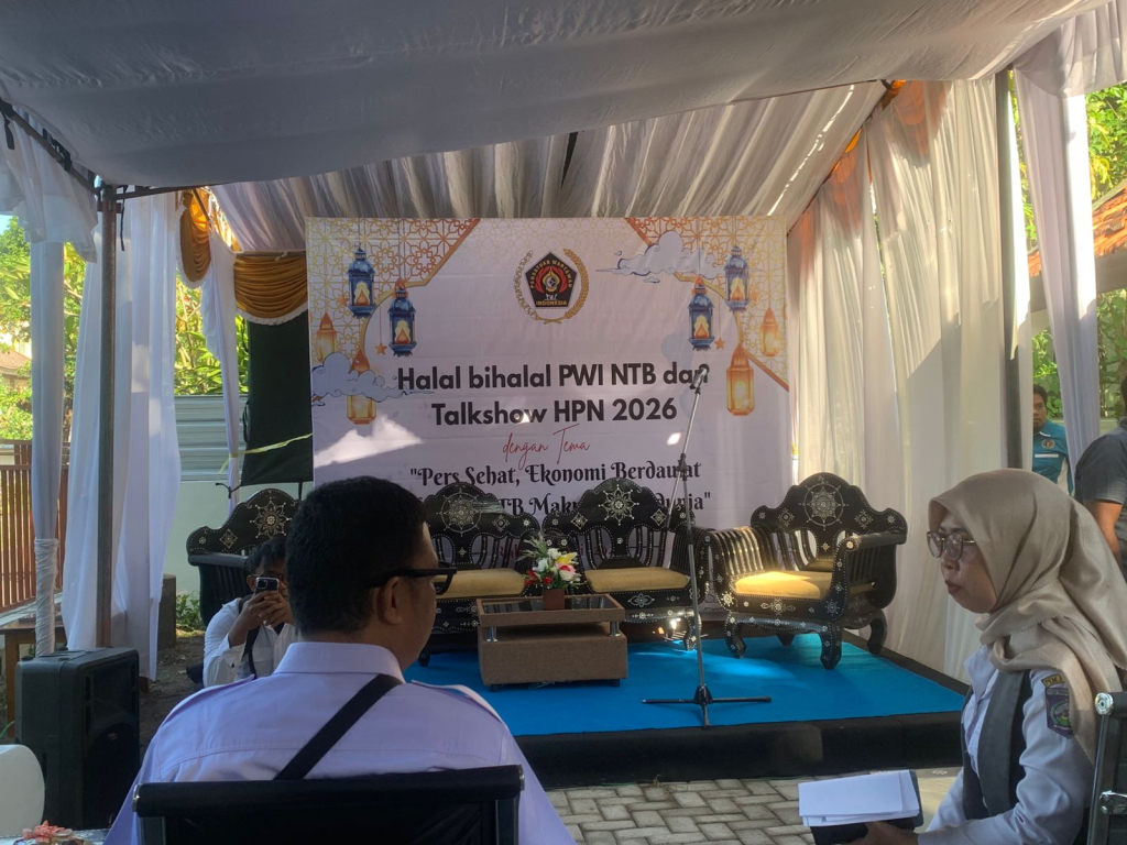 Suasana Halal Bil Halal PWI NTB yang dihadiri oleh Gubernur NTB Lalu Mohammad Iqbal dan juga Sekdaprov NTB yang baru Abul Choir terlihat semarak. Dalam acara itu ada talkshow itu untuk HPN 2026.