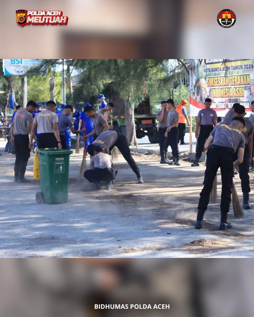 Aksi gotong-royong Polda Aceh.