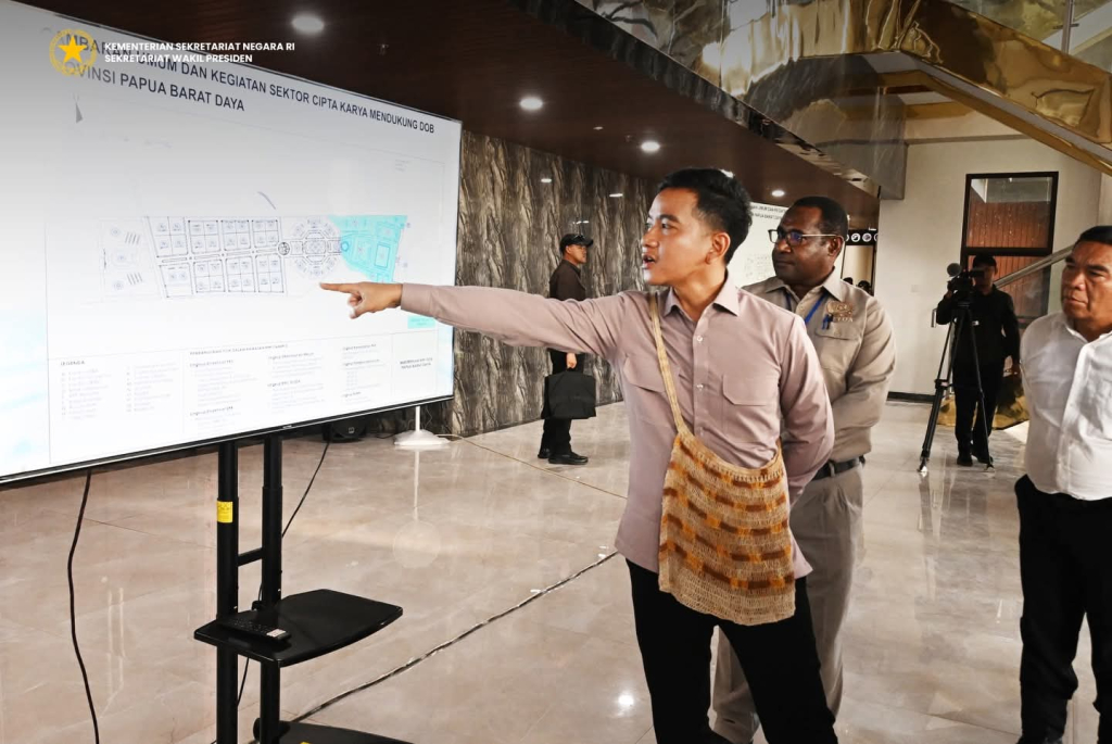 Wapres Gibran Rakabuming meninjau langsung kesiapan Kantor Pusat Pemerintahan (KPP) Provinsi Papua Barat Daya di Distrik Klablim, Kabupaten Sorong, Rabu (22/04/2026).