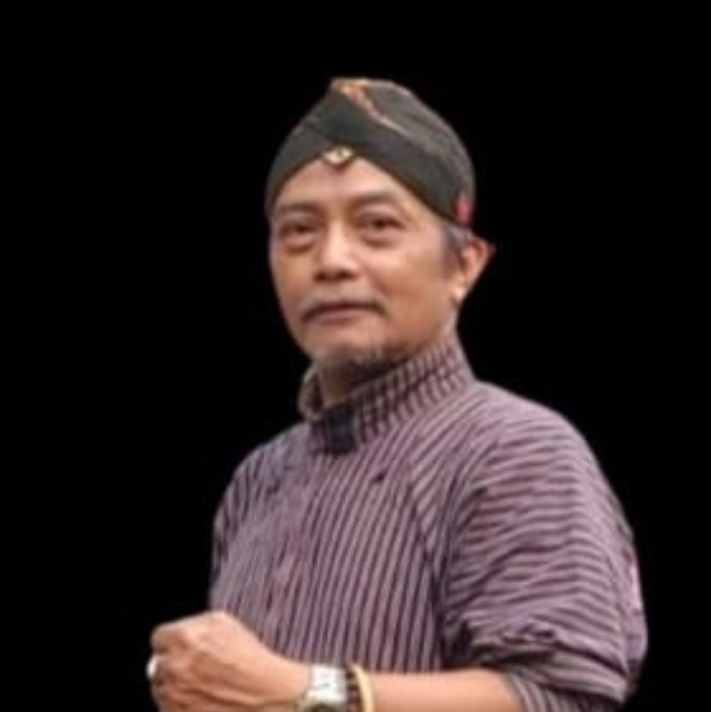 Nonot S mono Seniman, Praktisi Pendidikan, Budayawan.