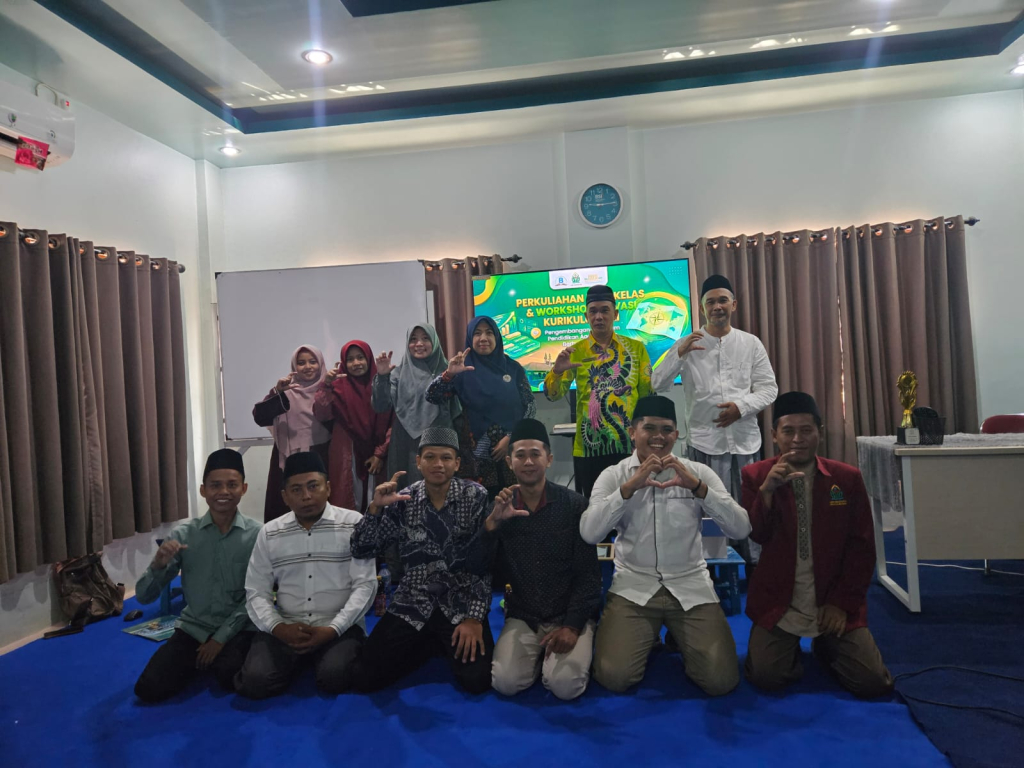 Mahasiswa Pascasarjana Program Studi Pendidikan Agama Islam (PAI) UIN Madura melaksanakan kegiatan Pembelajaran Luar Kelas (PLK) di IBS PKMKK, pada Sabtu, 16 Mei 2026,