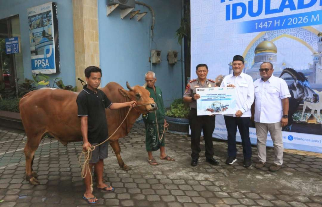 Pelindo Regional 3 menyalurkan hewan kurban di berbagai wilayah kerja perusahaan.  