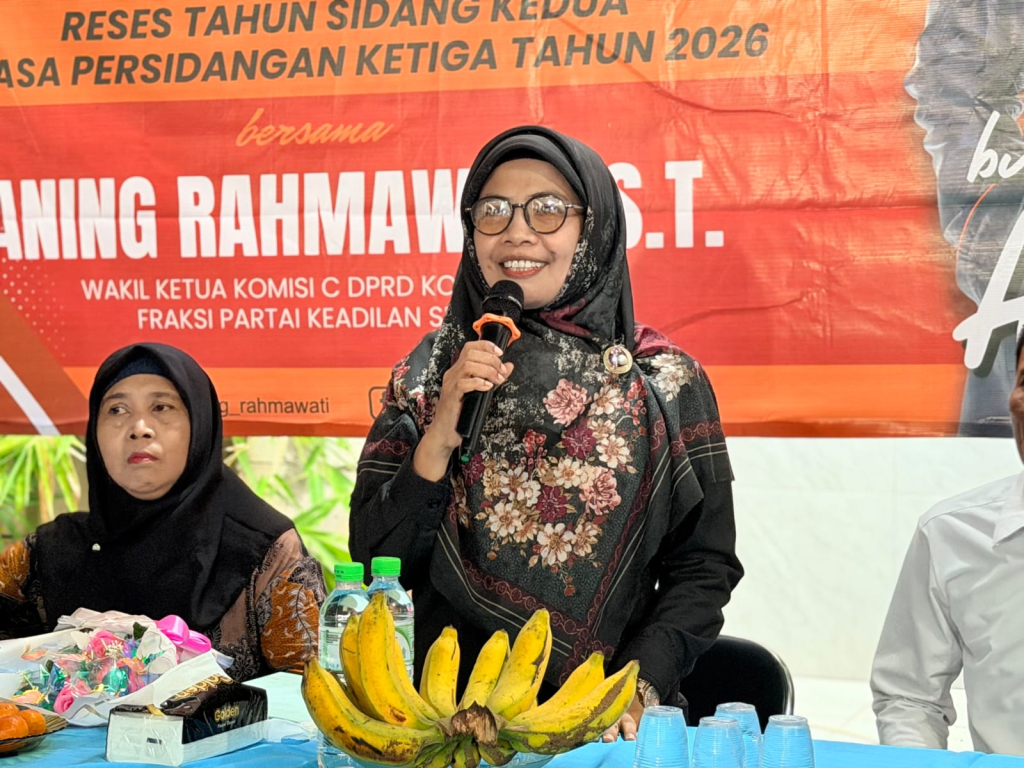 Aning Rahmawati saat menggelar reses, dok jatimupdate.id/dang