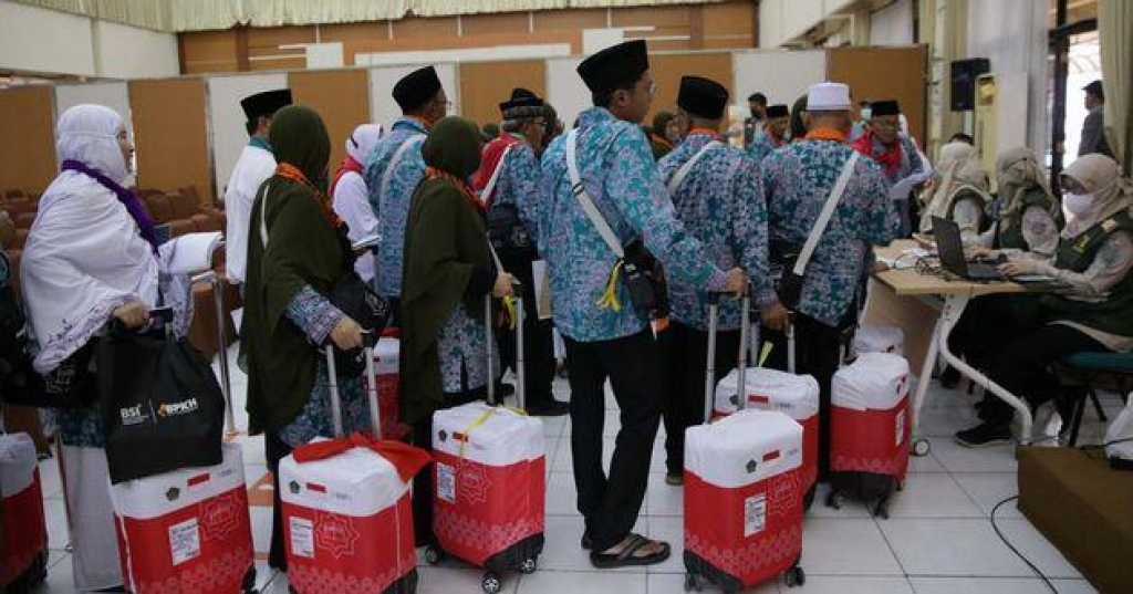 Kantor Kementerian Haji dan Umrah Kabupaten Bondowoso mengimbau jemaah untuk lebih cermat dalam menyiapkan barang bawaan, khususnya yang dibawa ke dalam pesawat.