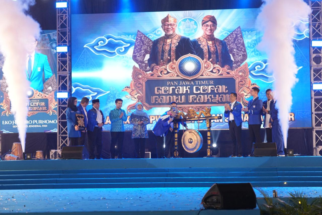 Ketua Umum DPP PAN Zulkifli Hasan menghadiri Rapat Kerja Wilayah (Rakerwil) I sekaligus melantik pengurus DPW PAN Jawa Timur dan DPD PAN se-Jatim periode 2025-2030 di Jatim Expo, Minggu (10/5/2026).