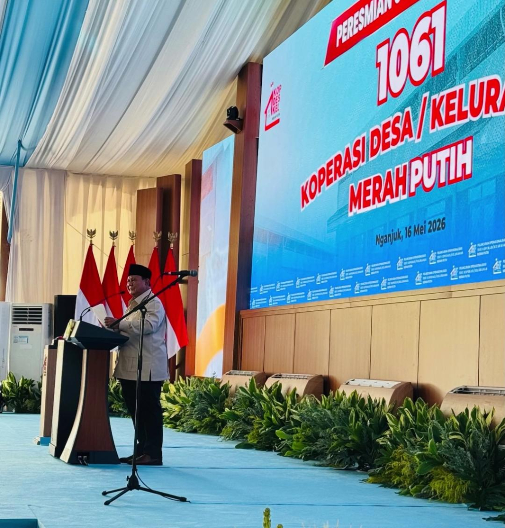 Presiden Prabowo Subianto saat memberikan sambutan peresmian 1.061 unit Gerai Koperasi Desa dan Kelurahan Merah Putih di Desa Ngelawak Kecamatan Kertosono, Kabupaten Nganjuk. Sabtu (16/05/2026).
