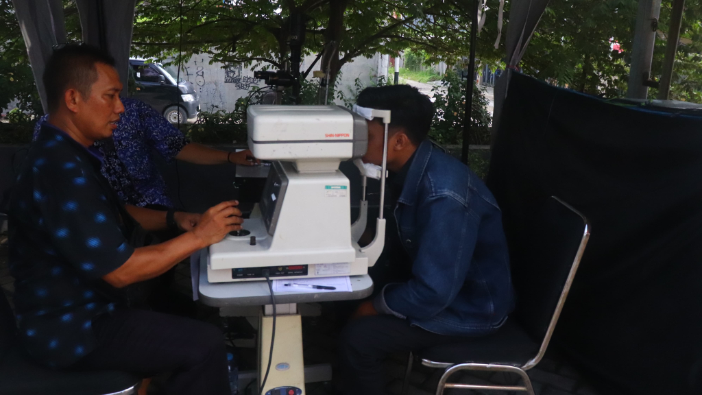Pemeriksaan kesehatan mata gratis, dok Jatimupdate.id/AWS
