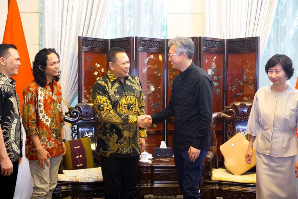 Bambang Soesetyo bertemu Duta Besar China Untuk Indonesia.