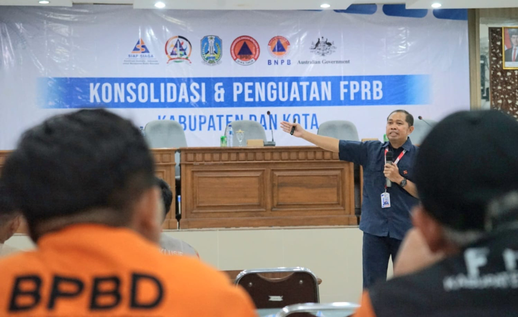 BPBD Jatim berkolaborasi dengan FPRB Jatim dan SIAP SIAGA melakukan konsolidasi dan penguatan kelembagaan terhadap FPRB Kabupaten/kota se-Jatim.