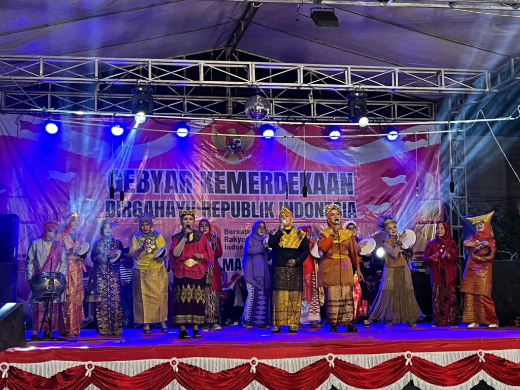 Dari sekedar hobi, lahirlah Al Aminah Rebana. Itupun diawali dari getuk tular di lingkungan RT, akhirnya resmi berkiprah pada 4 November 2023, berpusat di Perumahan Magersari Permai Blok BD-3.