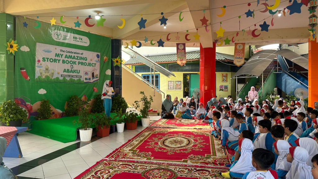 KB-TK Al Muslim kembali menghadirkan pembelajaran kreatif dan bermakna melalui proyek literasi bertajuk My Amazing Story Book.