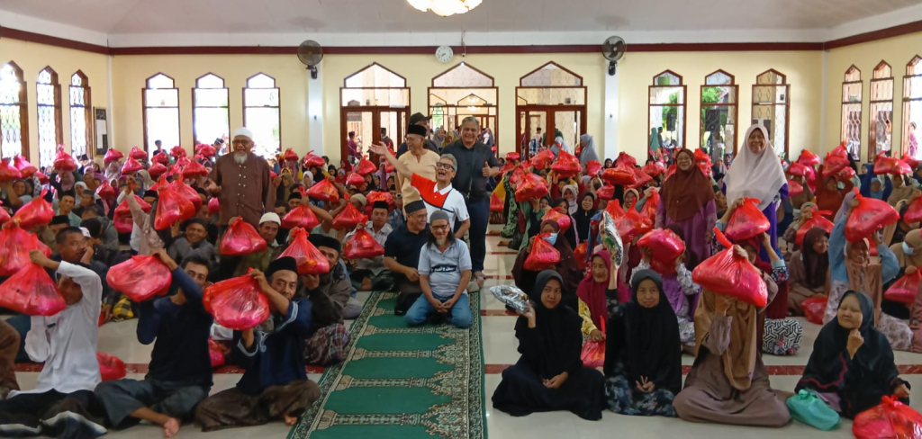 Jelang Idul Adha 1447 H, Ponpes Al-Ishlah Bondowoso Salurkan 675 Paket Sembako dari Muslim Singapura
