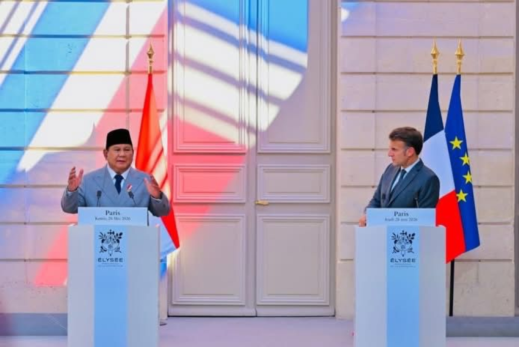 Presiden RI Prabowo Subianto dengan Presiden Prancis Emanuel Macron  di Istana Élysée, Paris dan melakukan pertemuan bilateral bahas sejumlah isu strategis dan perkembangan global.