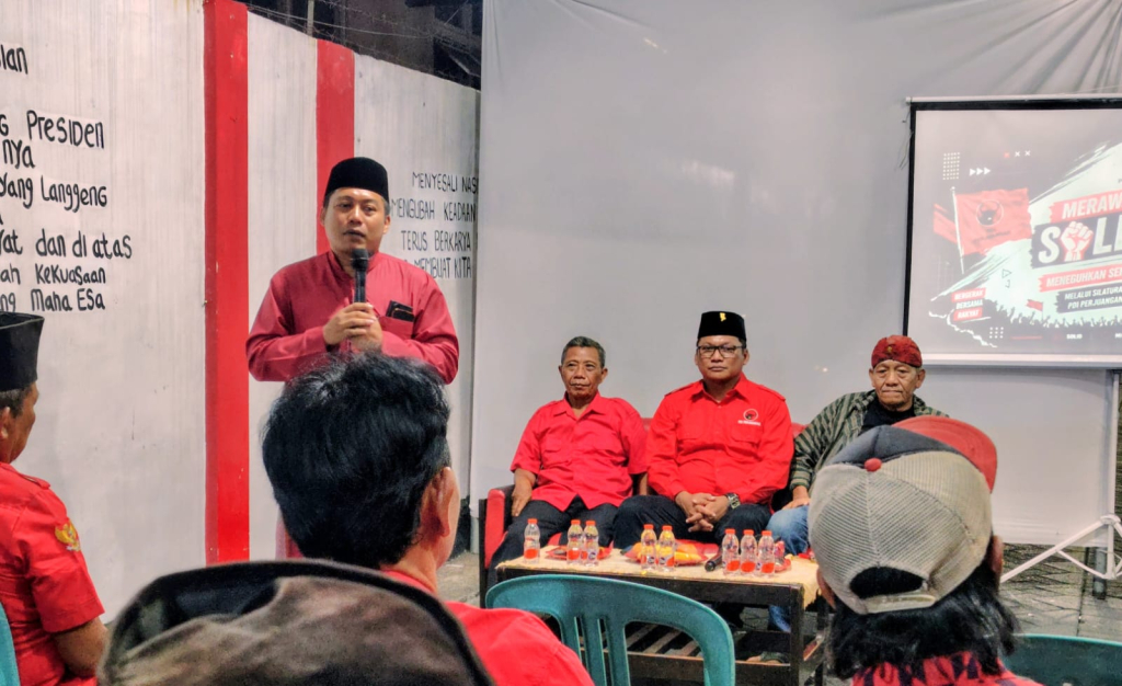 Ketua PAC PDIP Bulak Abdul Ghoni saat silaturahmi bersama kader dan senior partai, dok istimewa