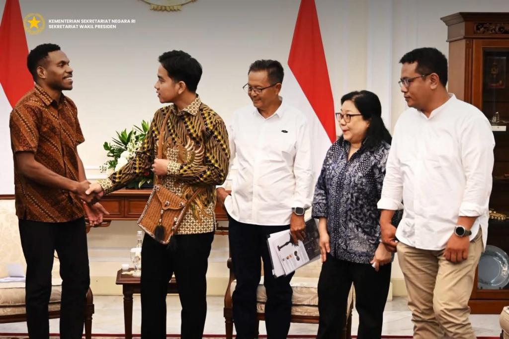 Mas Wapres Gibran Rakabuming menerima audiensi Yayasan Widya Cahaya Nusantara di Istana Wakil Presiden, Jakarta Pusat, Kamis (04/06/2026).