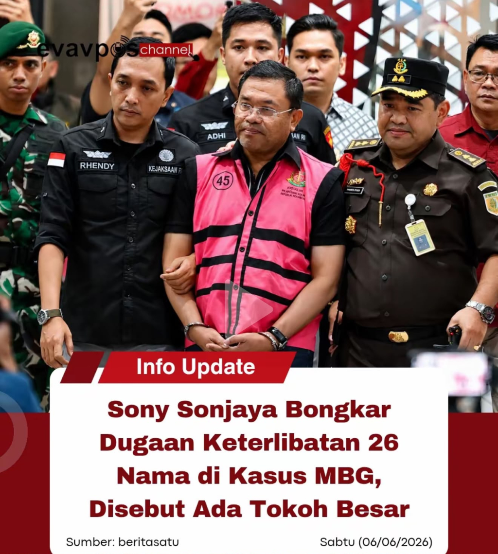 Mantan Wakil Kepala Badan Gizi Nasional (BGN), Sony Sonjaya saat diamankan oleh Kejaksaan Agung. (Foto Beritasatu.com)
