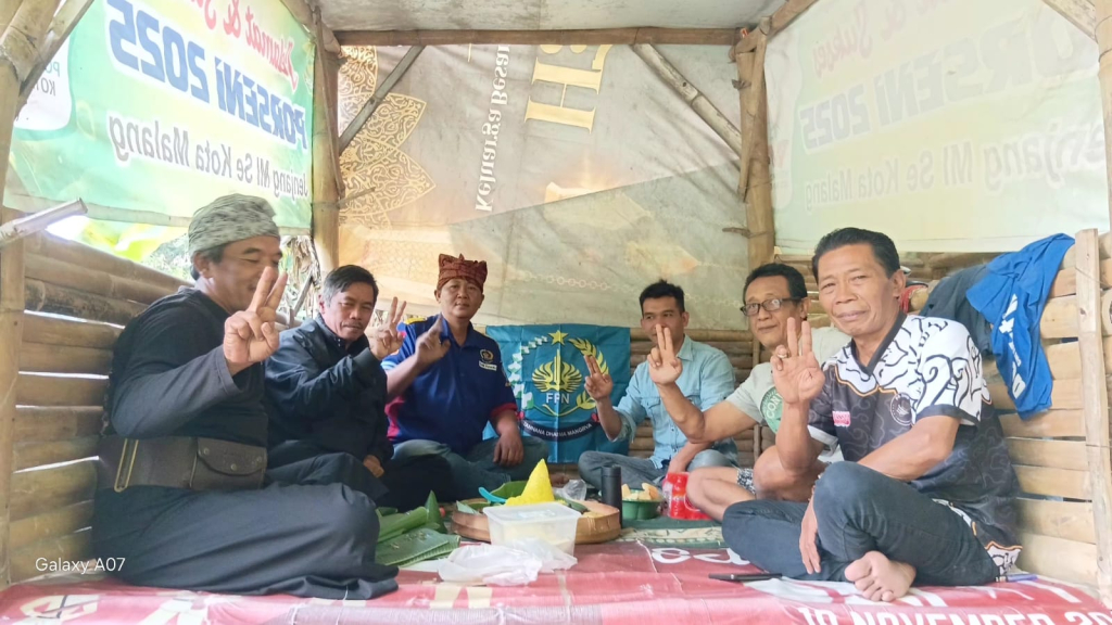 Suasana tumpangan syukuran Delapan Tahun Ormas Formasy Praja Nusantara (FPN) di Dusun Dawuhan Desa Tegal Gondo, Kecamatan Karangploso, Kabupaten Malang.