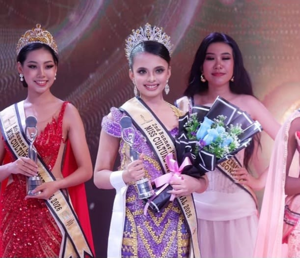 Ajeng Nidya Anggraeni (tengah) saat dinobatkan sebagai Runner Up 2 Miss Culture International 2026 di Jakarta. (Foto: Istimewa)