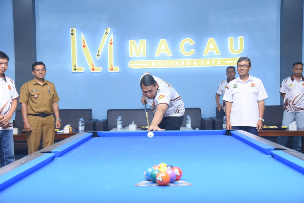 Turnamen Biliar Kapolres Cup Bondowoso 2026 9 Ball Tournament yang secara resmi dibuka oleh Kapolres Bondowoso AKBP Dr. Aryo Dwi Wibowo, S.H., S.I.K., M.M., di Macau Biliar & Cafe, Kelurahan Kotakulon, Selasa (9/6/2026) sore.