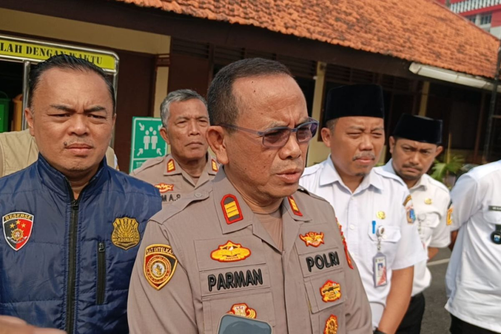 Kapolsek Palmerah Polres Metro Jakarta Barat AKP Parman BM Nainggolan mengatakan, pengungkapan kasus tersebut berawal dari penyelidikan intensif yang dilakukan setelah video aksi penganiayaan viral.