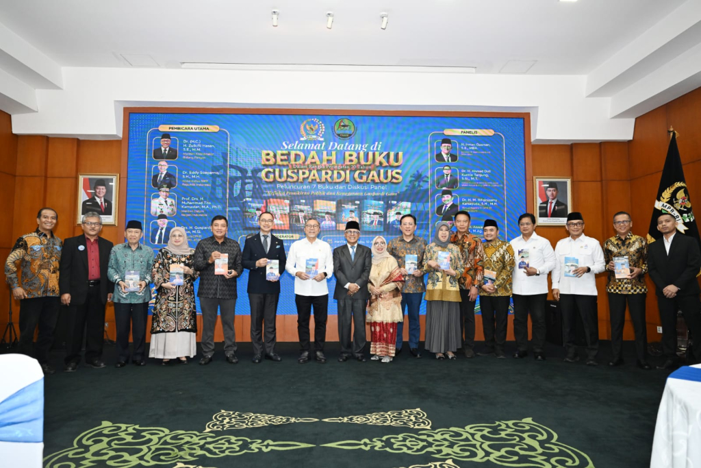 Peluncuran 7 buku dan diskusi panel dengan tema ‘Refleksi Pemikiran Politik dan Kenegaraan Guspardi Gaus’ dihadiri Ketum PAN/Menko Pangan Zulkifli Hasan, WaketumPAN/Wamentrans Viva Yoga Mauladi dll.
