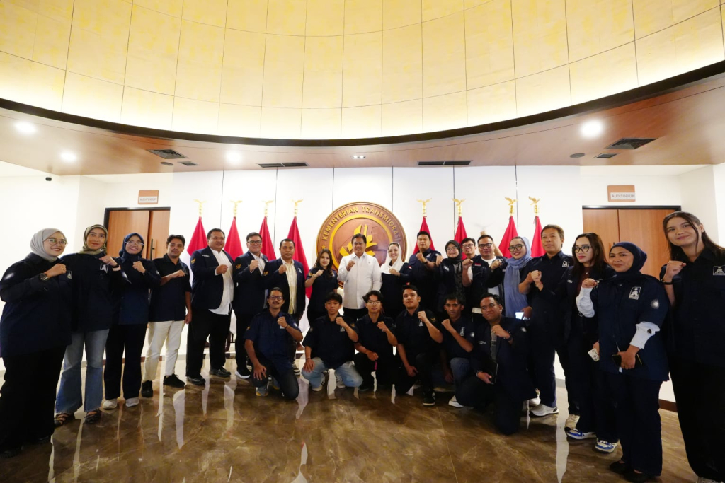 Wamen Transmigrasi Viva Yoga Mauladi yang juga Waketum DPP PAN tengah menerima kunjungan BM PAN yang akan segera berkongres di Banten.