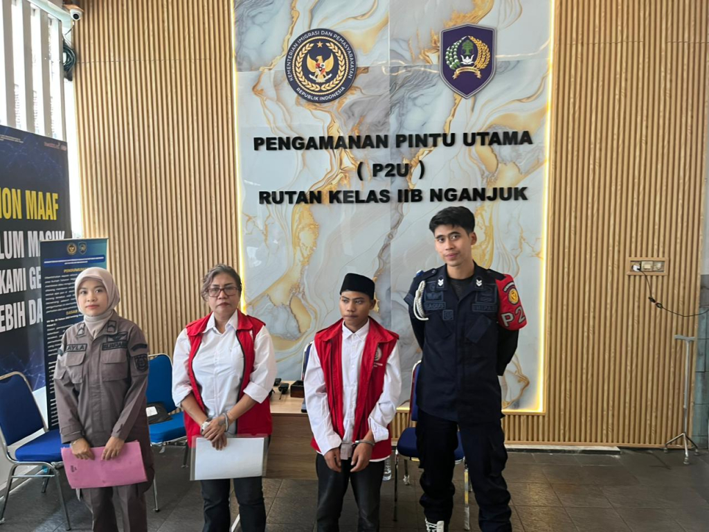 Ketua Salam Lima Jari Nganjuk berinisial YM memasuki babak baru saat ini tengah disidangkan.