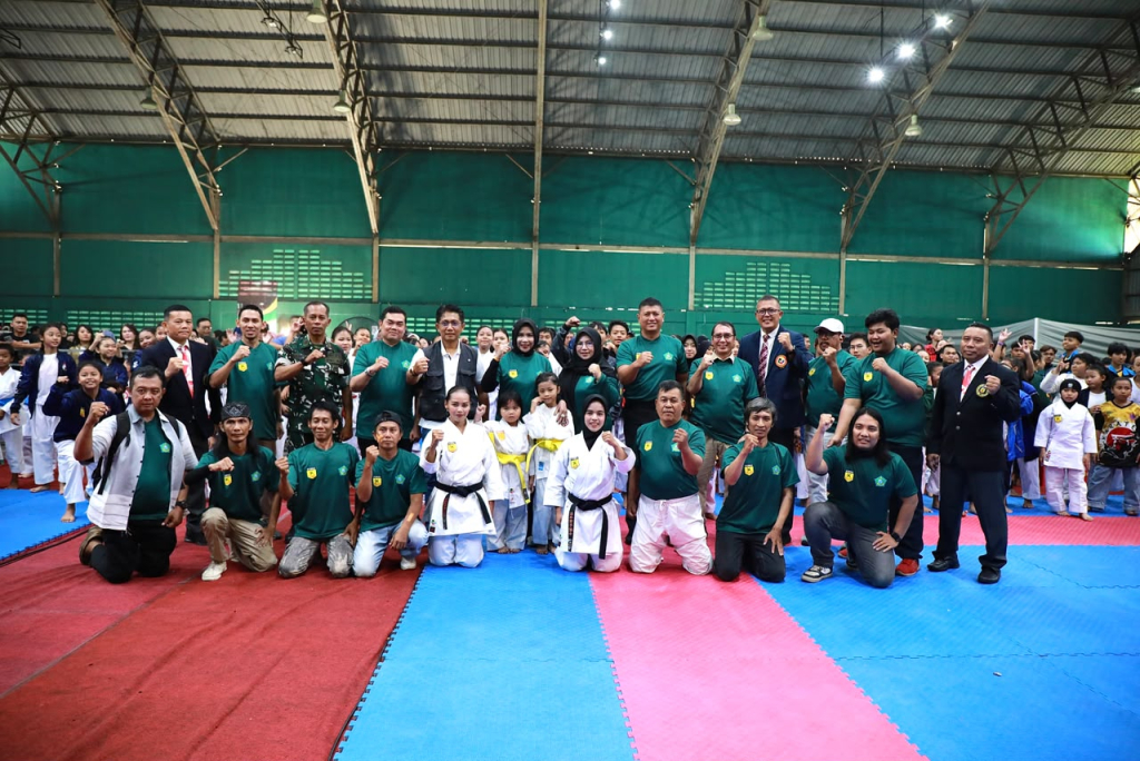 Sebanyak 450 atlet karate dari berbagai kategori usia, mulai 6 hingga 23 tahun, meramaikan Pekan Olahraga Kabupaten (Porkab) Sidoarjo 2026 cabang olahraga karate.