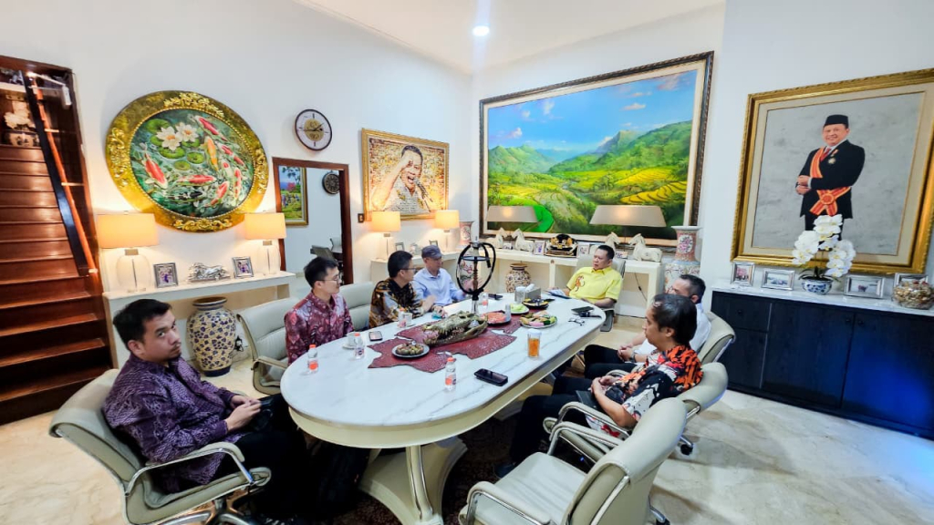 Bambang Soesetyo saat menerima Chairman Yunkang Group China Zhang Yong di Jakarta, Senin (23/6/26).