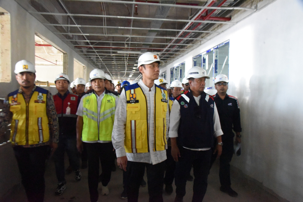 Menko IPK, Agus Harimurti Yudhoyono atau AHY, tinjau langsung progres pembangunan kembali Pondok Pesantren (Ponpes) Al-Khoziny di Kecamatan Buduran, Kabupaten Sidoarjo, Rabu (24/6/2026).