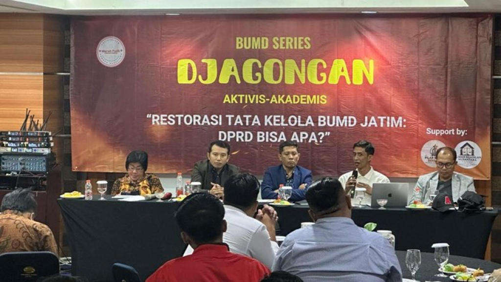Diskusi publik bertajuk "Restorasi Tata Kelola BUMD Jatim: DPRD Jatim Bisa Apa?" yang digelar di Surabaya menunjukkan bahwa persoalan utama BUMD Jatim saat ini bukan hanya soal regulasi saja.