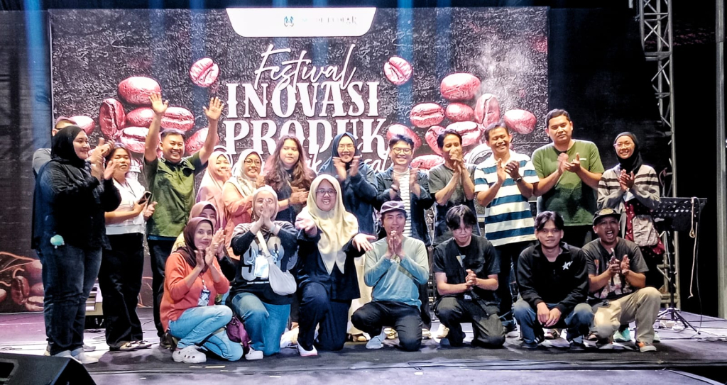 Festival Inovasi Produk Daya Tarik Wisata dalam rangka Pameran Kopi dan Ekonomi Kreatif 2026 di Lapangan Atletik Unesa, Surabaya, Sabtu (27/6)