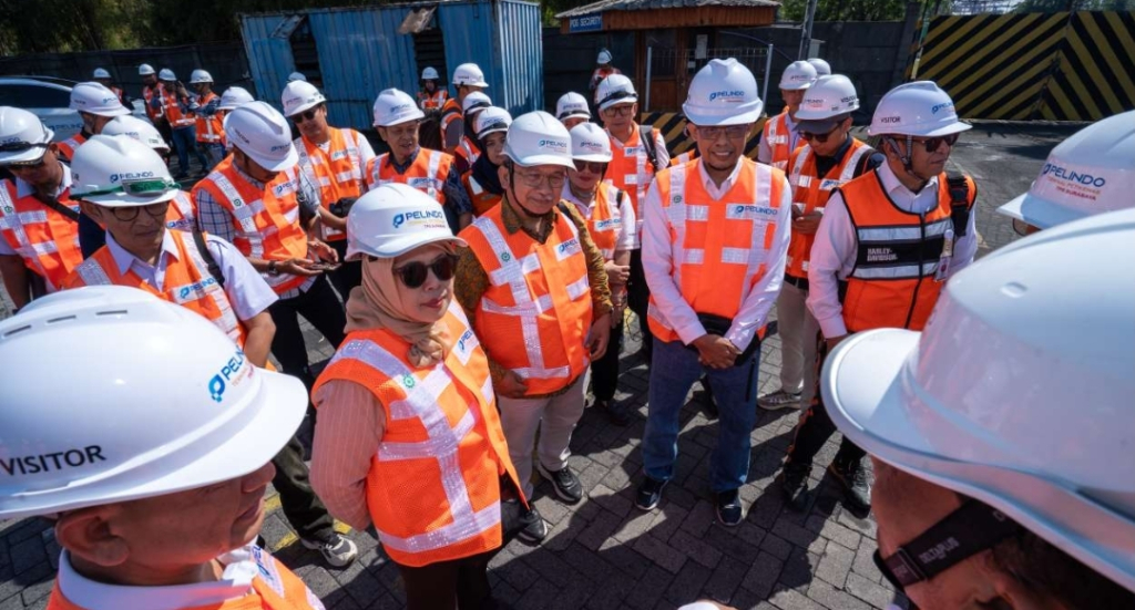 Kunjungan ke lapangan penumpukan khususnya ke area railway TPS