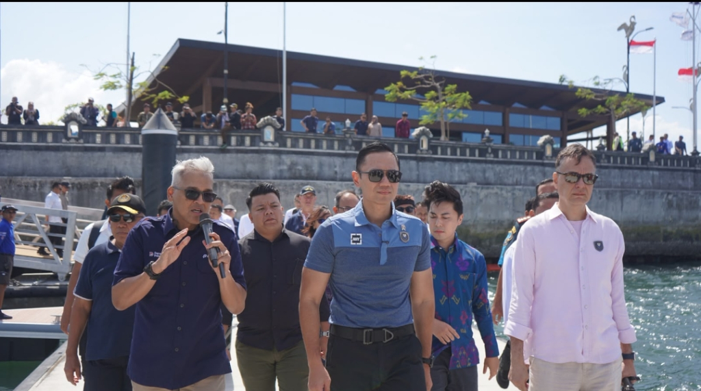 Menteri Koordinator Bidang Infrastruktur dan Pembangunan Kewilayahan Agus Harimurti Yudhoyono (AHY) meninjau langsung progres pengembangan Bali Maritime Tourism Hub (BMTH) di Pelabuhan Benoa, Bali, Selasa (21/7).