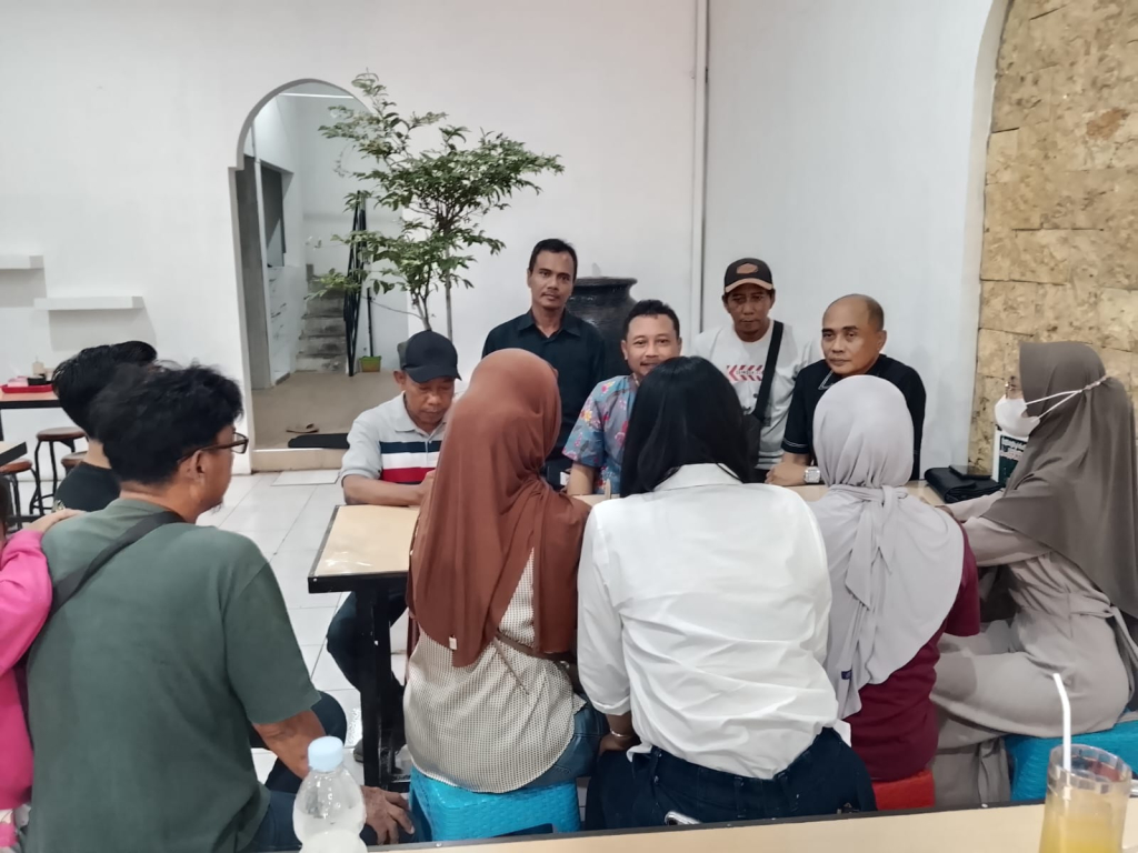 Suasana pendampingan kasus hukum dari Lembaga Pengawas Kinerja Aparatur Negara (LPKAN) Sidoajo bersama DPC Peradi Sidorjo yang memberi bantuan hukum kepada korban hingga kasusnya diusut tuntas.