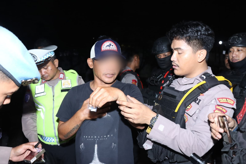 Patroli dan Razia Stasioner Operasi Berantas Jaya 2026, Polres Metro Jakarta Barat Amankan Dua Pria Beserta Barang Bukti Narkoba