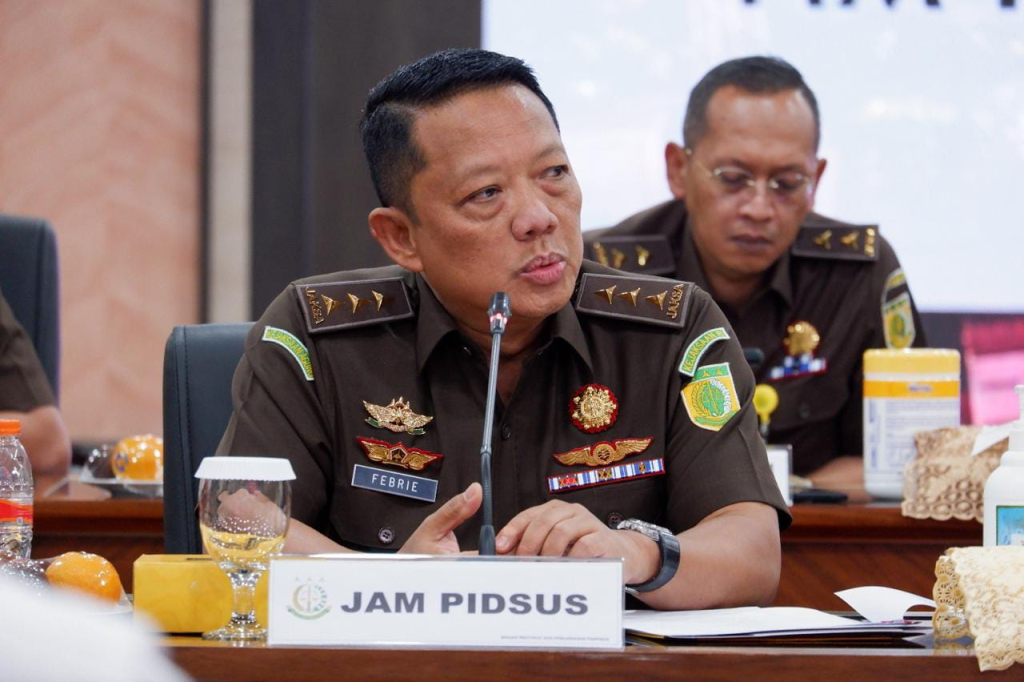 Febrie Adriansyah menyatakan mundur dari jabatannya sebagai Jaksa Agung Muda Bidang Tindak Pidana Khusus (Jampidsus), berlaku pada Sabtu (11/07/2026).