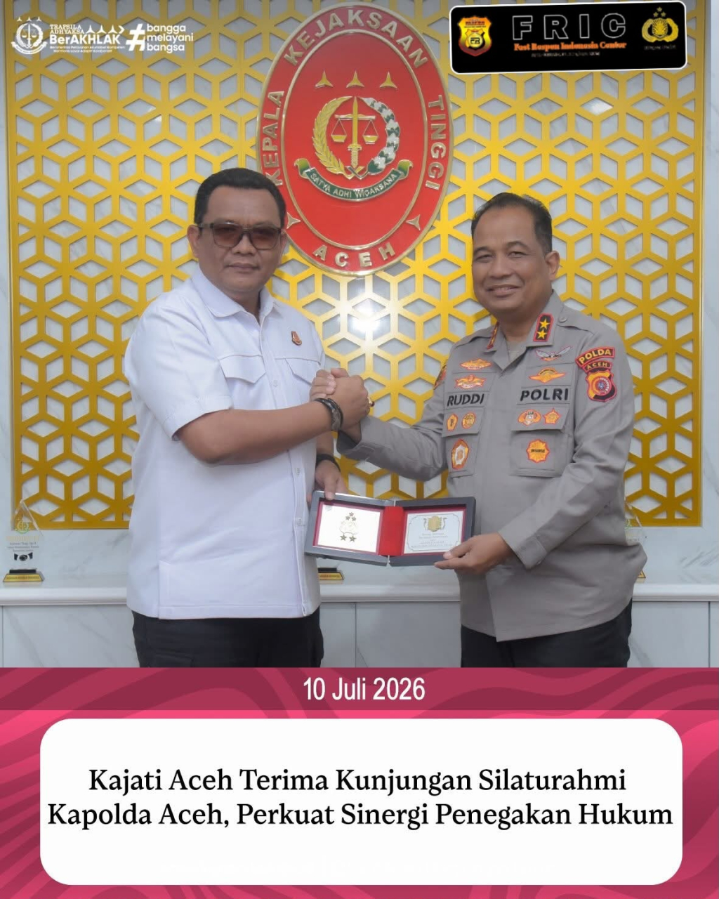 Kajati Aceh berjabat tangan dengan Kapolda Aceh