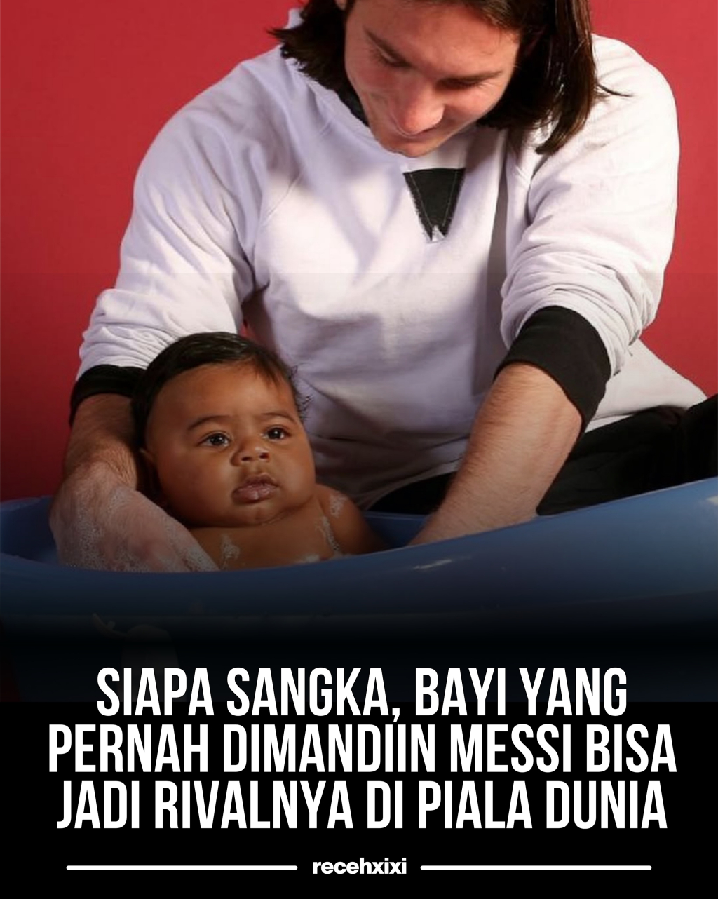 Foto lawas Lionel Messi yang sedang memandikan bayi Lamine Yamal kembali ramai dibahas. Foto lawas ini kembali viral setelah ayah Lamine Yamal mengunggahnya di Instagram pribadinya.