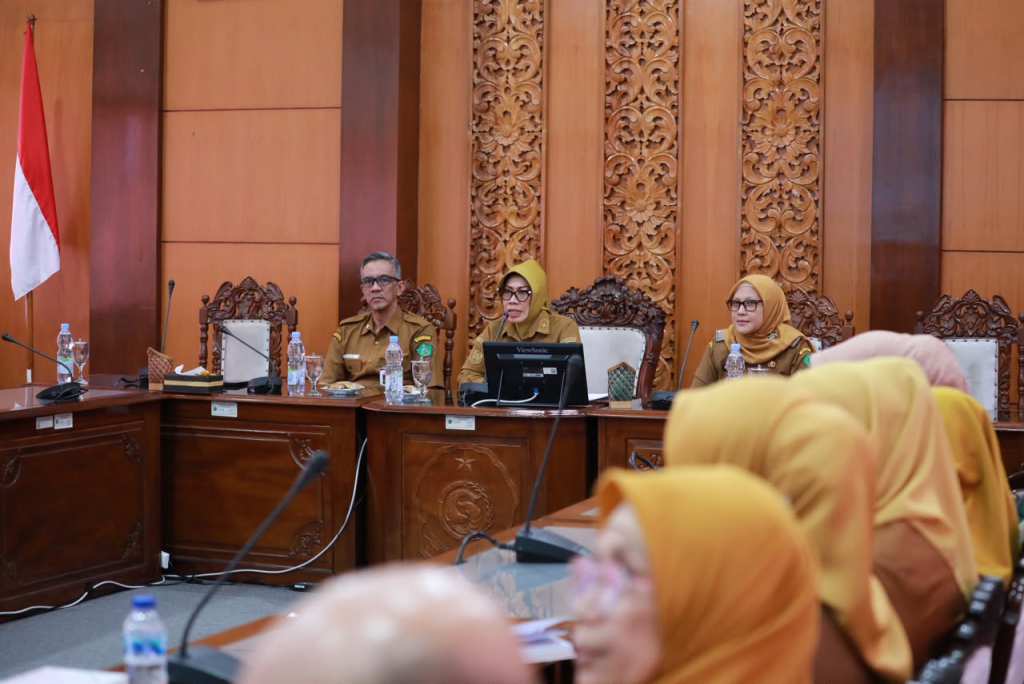 Ada 12 desa yang diverifikasi Sanitasi Total Berbasis Masyarakat (STBM) 5 Pilar oleh Tim Verifikator STBM Provinsi Jawa Timur di sejumlah wilayah.