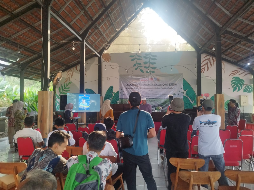Suasana 25 Kepala Desa dan 34 Direktur BUMDes se-Kabupaten Jember berkumpul dalam Jambore Program DAFA (Development of Efficient Food Agriculture).  