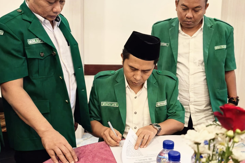 Musaffa' Safril saat meneken perjanjian kerjasama, dok jatimupdate.id/ist