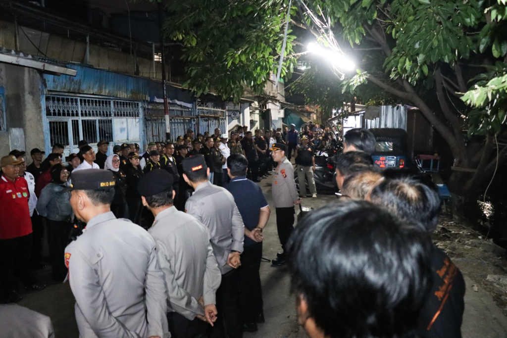Operasi Cipta Kondisi (Cipkon) Blue Light 3 Pilar atau Kegiatan Rutin Yang Ditingkatkan (KRYD) yang digelar di wilayah hukum Polsek Metro Tamansari, Sabtu (1/8/2026) malam.