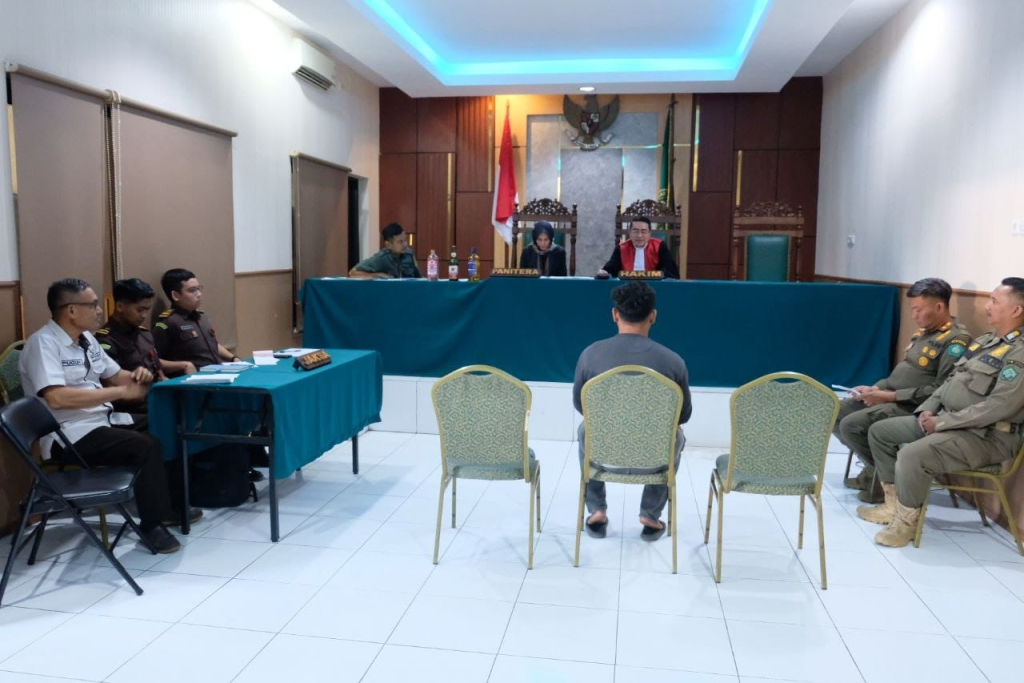 Tiga pemilik usaha dan pedagang miras yang terjaring razia gabungan beberapa waktu lalu dinyatakan bersalah dalam Sidang Tindak Pidana Ringan (Tipiring).