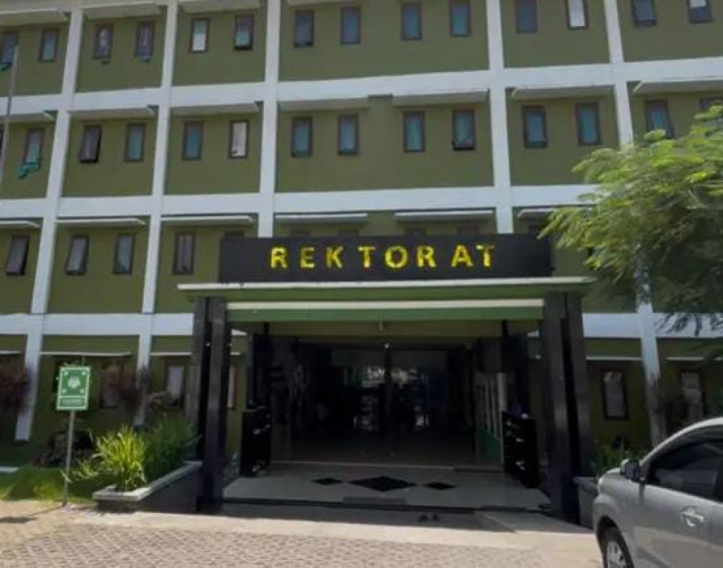 Gedung Rektorat Universitas KH Abdul Chalim (UAC) di Jalan Tirtowening 17, Dusun Bendorejo, Desa Bendunganjati, Kecamatan Pacet, Kabupaten Mojokerto, brankasnya dibobol maling.