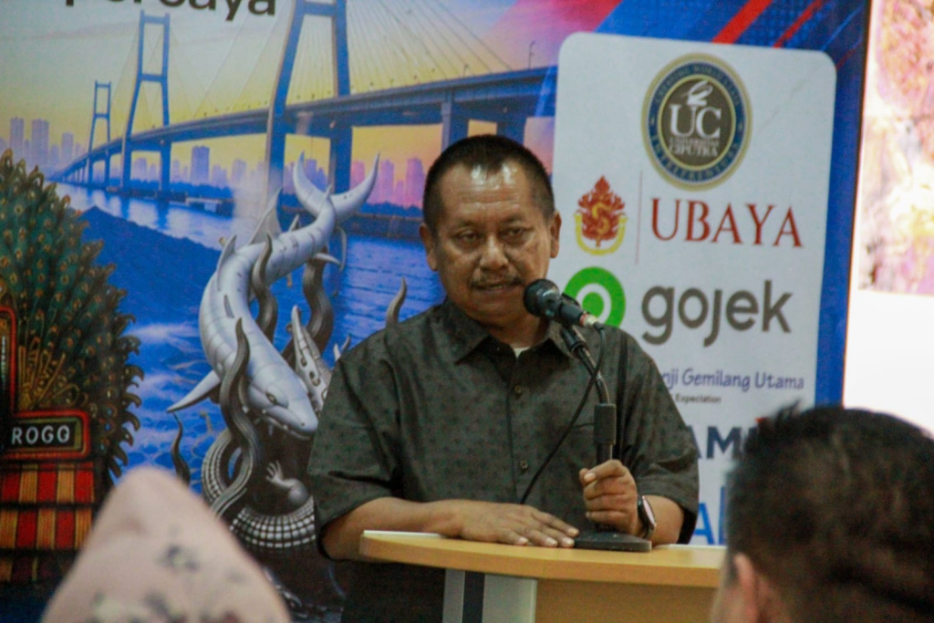 Lutfil Hakim, Ketua PWI Jawa Timur memberikan sambutan pada HUT Kilasjatim.com ke-10.